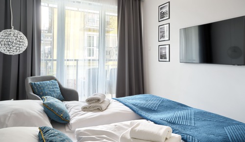 Apartment (35 with side sea view)