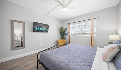 Premium 2-Bedroom 2-Bath Family Suite w/ Kitchen & Sofa Bed