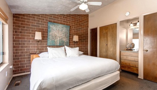 Studio (3 Bedrooms)