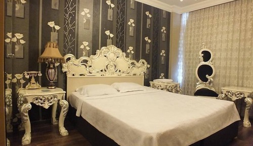 Standard Room, 1 Queen Bed, City View