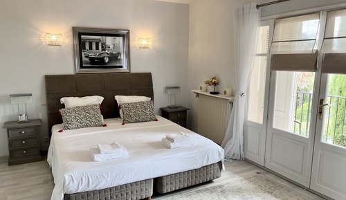 City Villa, 5 Bedrooms