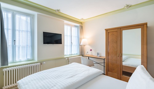Single Room Queen historic