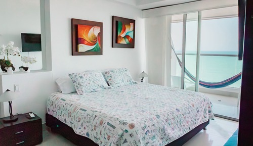 Junior Suite, 1 King Bed with Sofa bed, Ocean View, Beachside