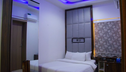Deluxe Single Room