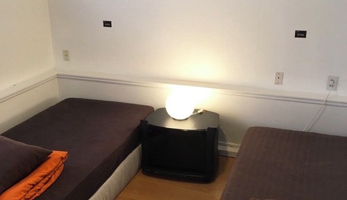Two single bed private room share washroom