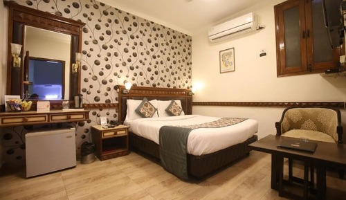 Premier Room