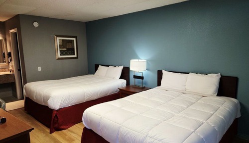 Room, 2 Queen Beds, Smoking, Kitchenette