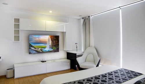 Deluxe Apartment, Multiple Beds, Microwave, Hill View