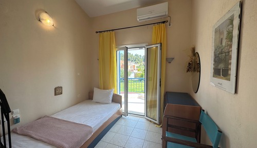 House, 3 Bedrooms, Balcony, Garden View