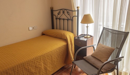 Standard Single Room