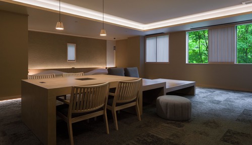 Design Suite 301, meals delivered to guest room's private door (Self-service), Non Smoking