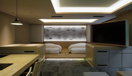 Standard Suite 303, meals delivered to guest room's private door (Self-service), Non Smoking