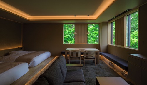 Basic Suite 302, meals delivered to guest room's private door (Self-service), Non Smoking