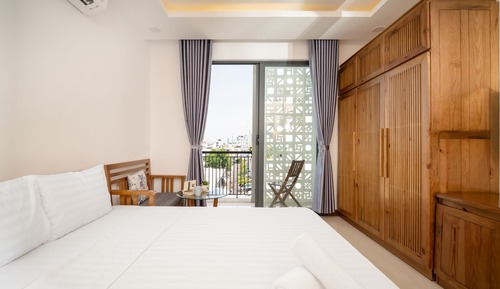 Deluxe Studio Suite, City View