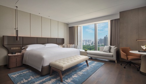 Premium Room, 1 King Bed, Club Lounge Access, Garden View