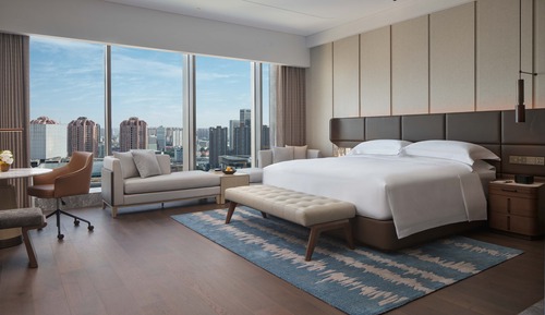 Premium Room, 1 King Bed, Club Lounge Access, City View