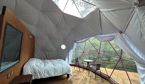 Comfort Room, Balcony, Hill View