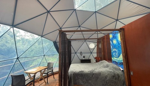 Comfort Room, Balcony, Hill View