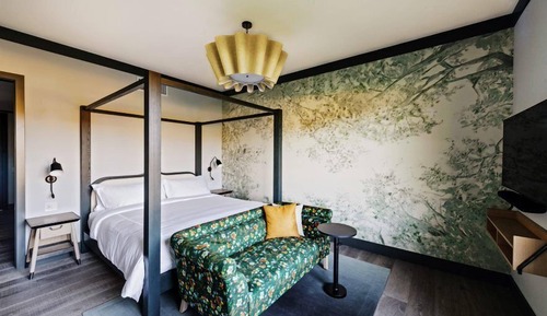 Room, 1 King Bed (Polk)