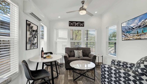 House, 1 King Bed, Patio (#26 3567 US 290 E)