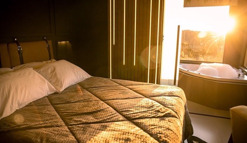 Deluxe Cabin, 1 Queen Bed, Jetted Tub, Mountain View