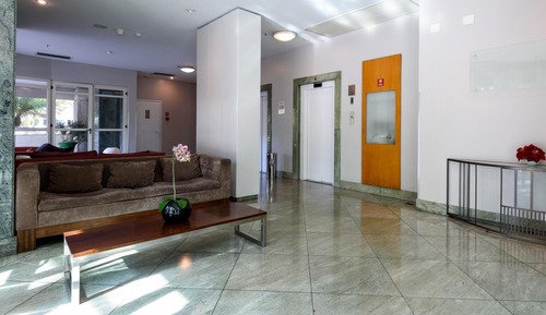 Apartment, Smoking