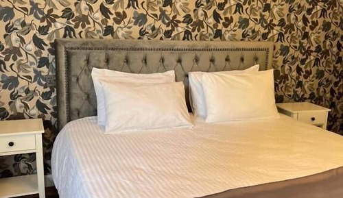 Superior Double Room, 1 Queen Bed, Pool View, Poolside