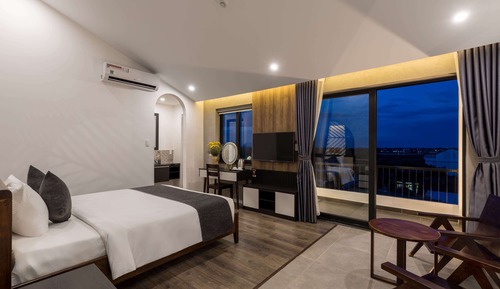 Romantic Double Room, 1 King Bed, Garden View (201)