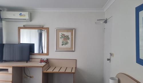 Deluxe Room, 1 Queen Bed, Jetted Tub
