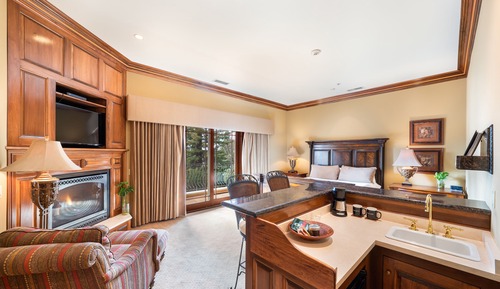 FETZER SUITE Room 201