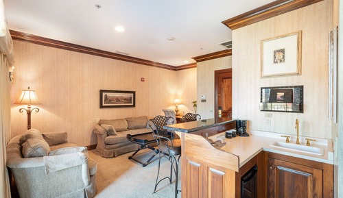 FELIZ SUITE - Room 203