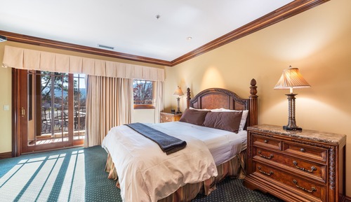 PECK SUITE Room 206