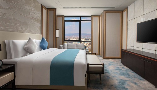 Deluxe Room, 1 King Bed