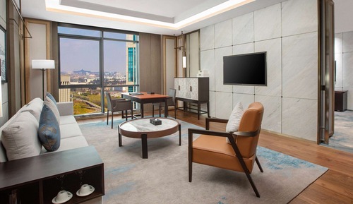 Deluxe Suite, 1 King Bed