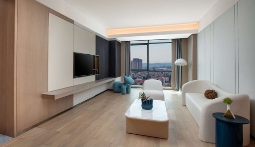 Suite, 1 King Bed (Theme)