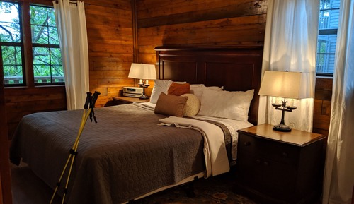 Log Cabin + Hot tub + Kitchen + Fireplace at Loblolly Pines