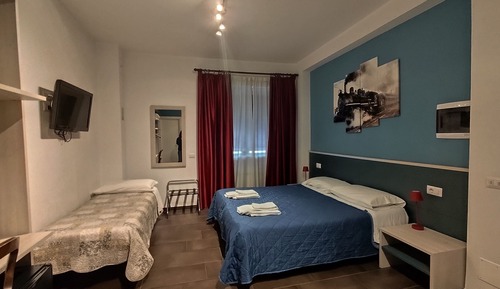Luxury Triple Room, City View
