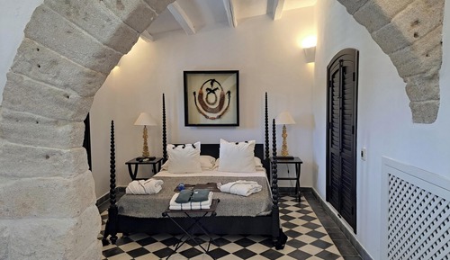Suite 10 with Spa Bath
