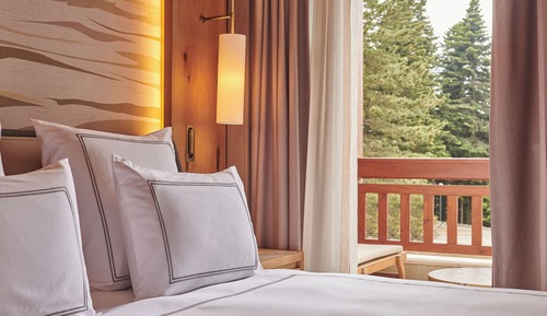 Swiss, Deluxe Room, 1 King Bed, Terrace