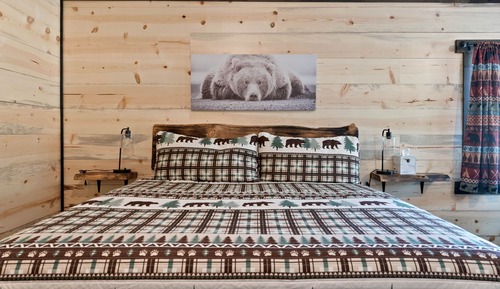 Lake Village Lodge Suite #9