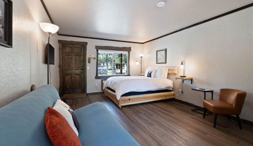 Lake Village Lodge Room #4