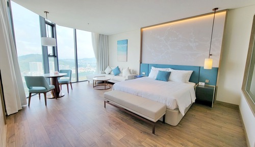 Premier Studio Suite, 1 Bedroom, Non Smoking, Partial Ocean View