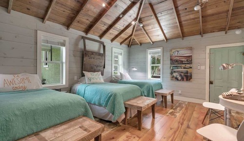 House, Multiple Beds, Pool Access (505 E Creek - Clover)