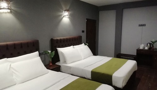 Deluxe Quadruple Room, 2 Queen Beds, Non Smoking, Mountain View