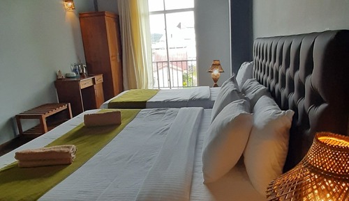 Deluxe Triple Room, Multiple Beds, Non Smoking, Mountain View