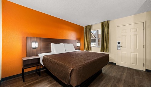 Suite, 1 King Bed, Non Smoking
