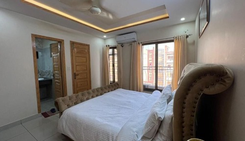 Deluxe Apartment
