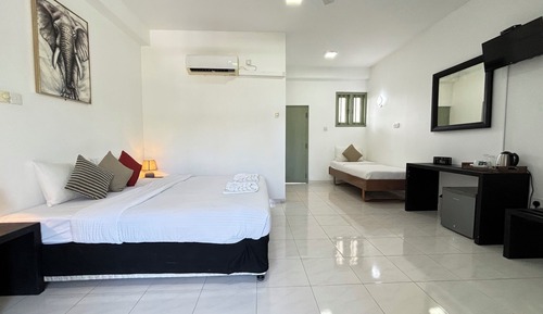 Deluxe Triple Room, Terrace, Pool View
