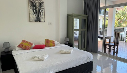 Deluxe Double Room, 1 King Bed, Terrace, Pool View