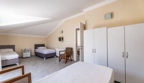 Economy Room